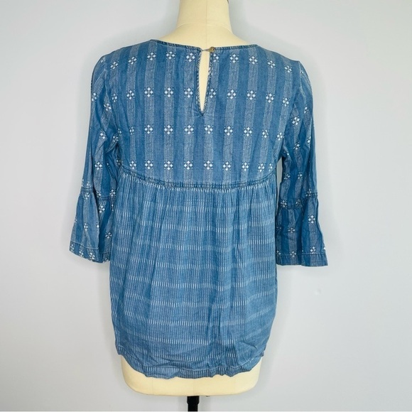 Harper x Francesca’s Denim Bell Sleeve Keyhole Back Top- Medium - Picture 6 of 7